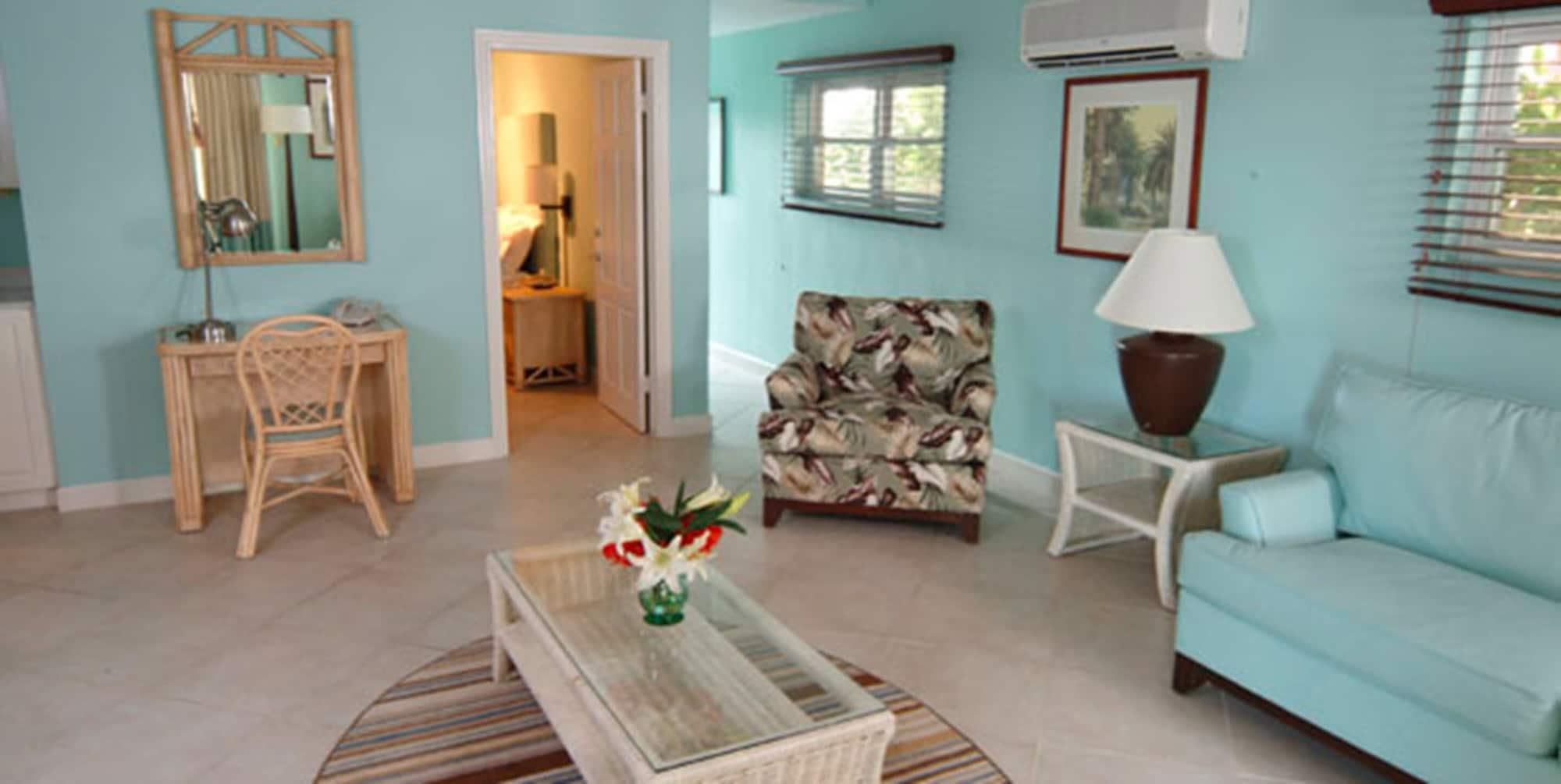Trade Winds Hotel Dickenson Bay エクステリア 写真
