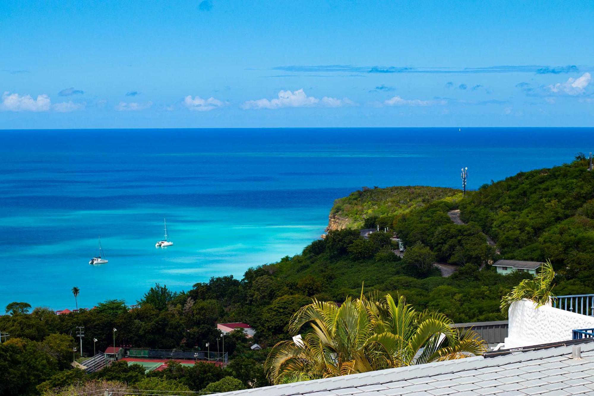 Trade Winds Hotel Dickenson Bay エクステリア 写真