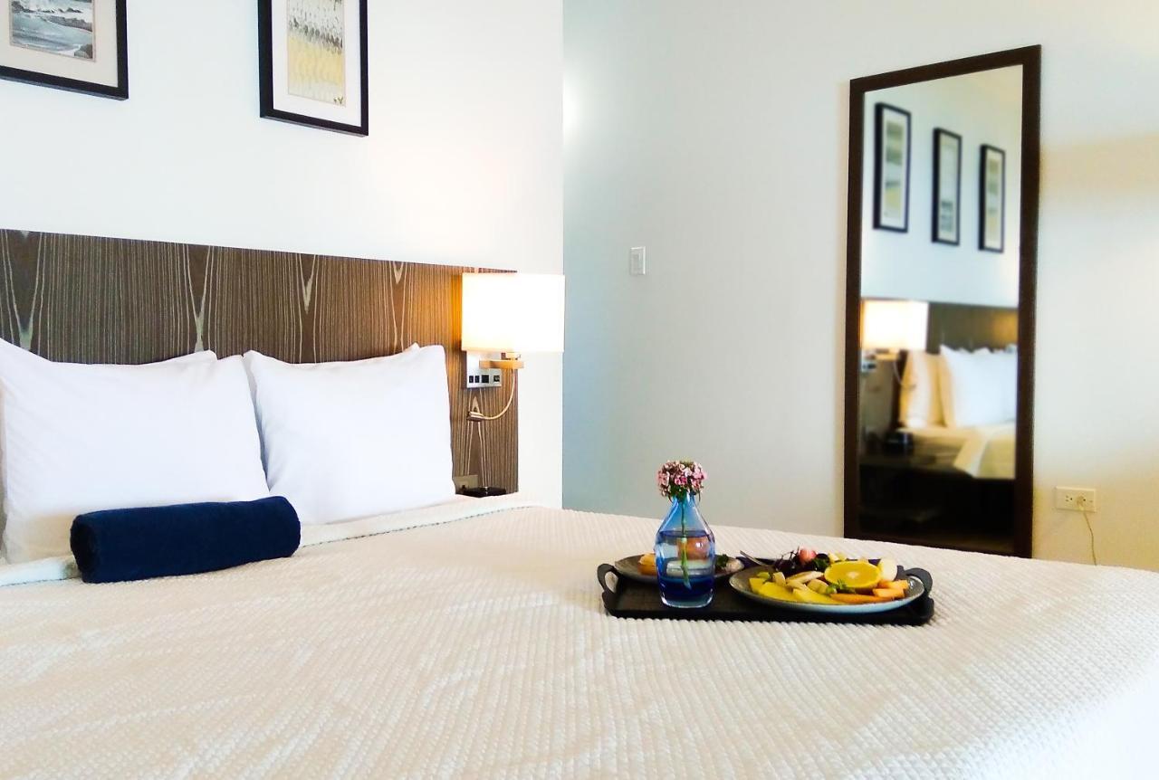 Trade Winds Hotel Dickenson Bay エクステリア 写真