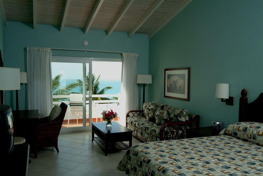 Trade Winds Hotel Dickenson Bay エクステリア 写真