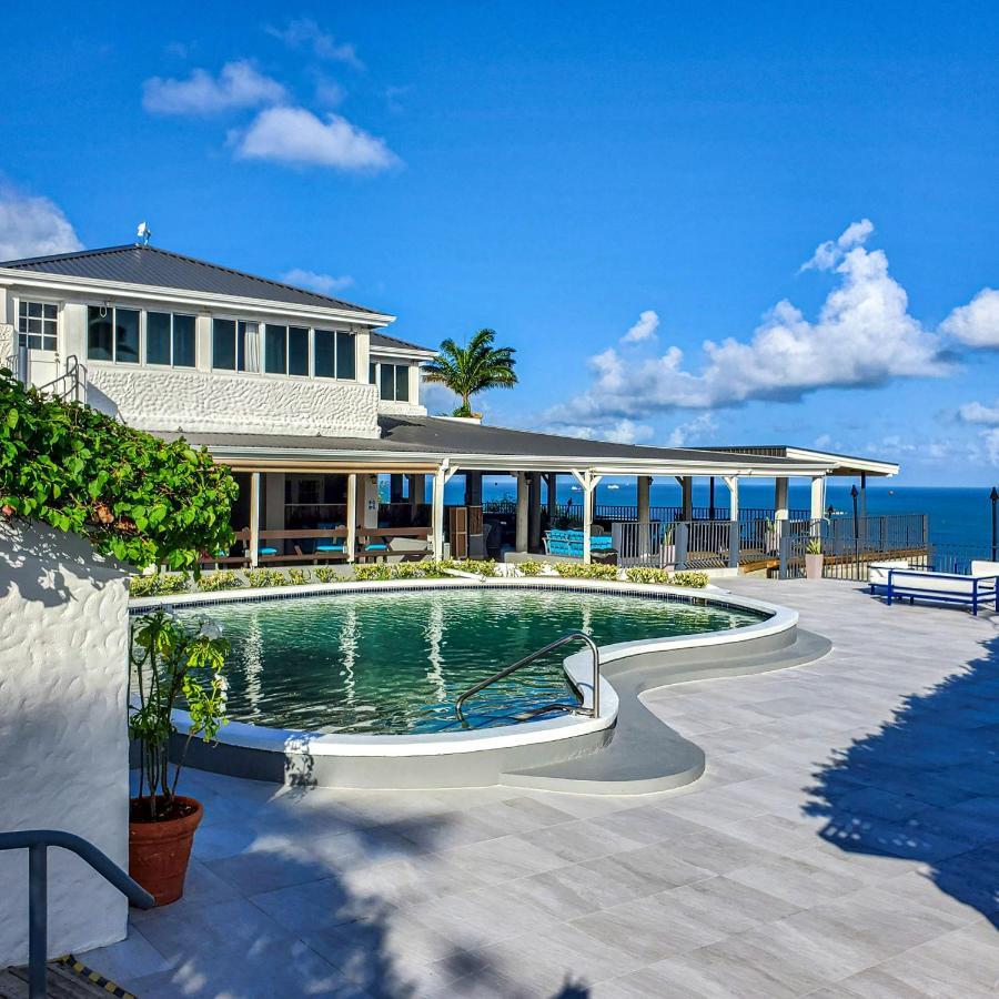 Trade Winds Hotel Dickenson Bay エクステリア 写真