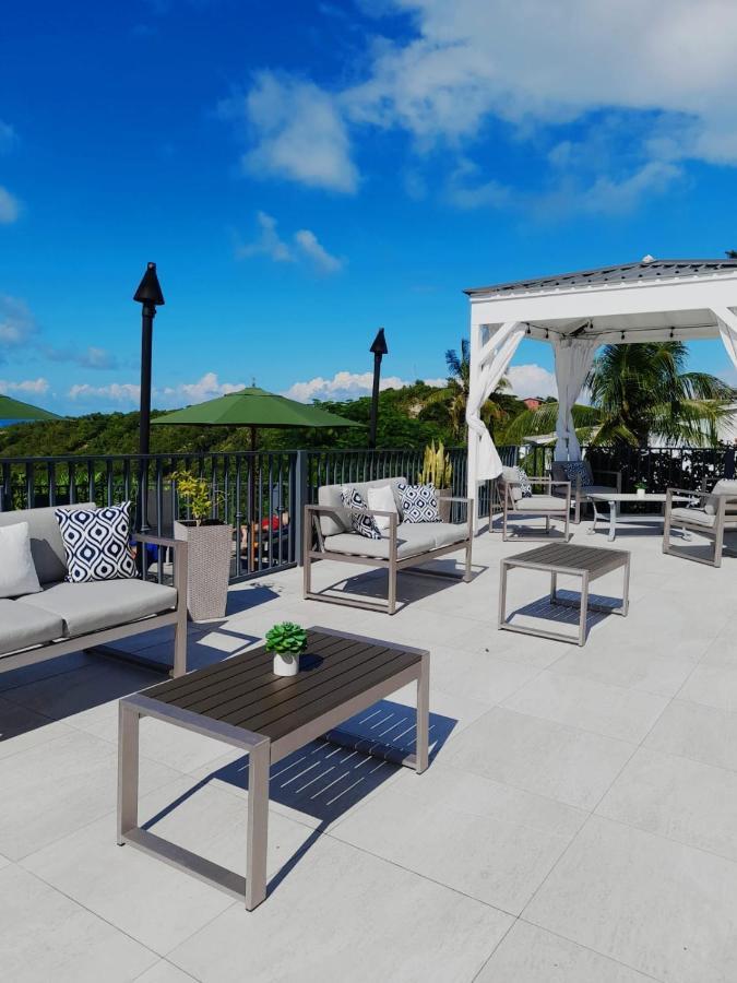 Trade Winds Hotel Dickenson Bay エクステリア 写真