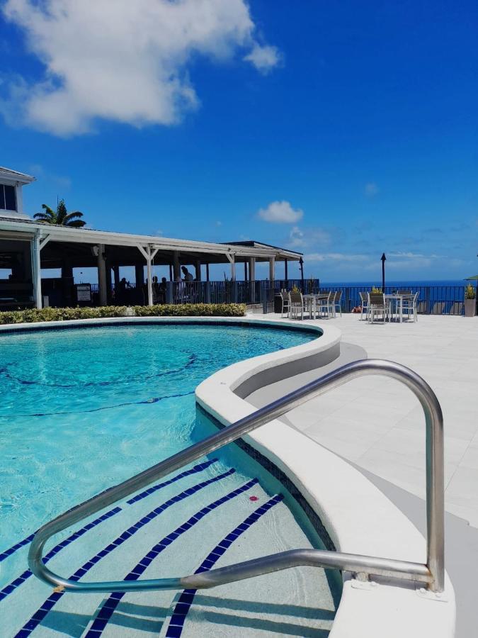 Trade Winds Hotel Dickenson Bay エクステリア 写真