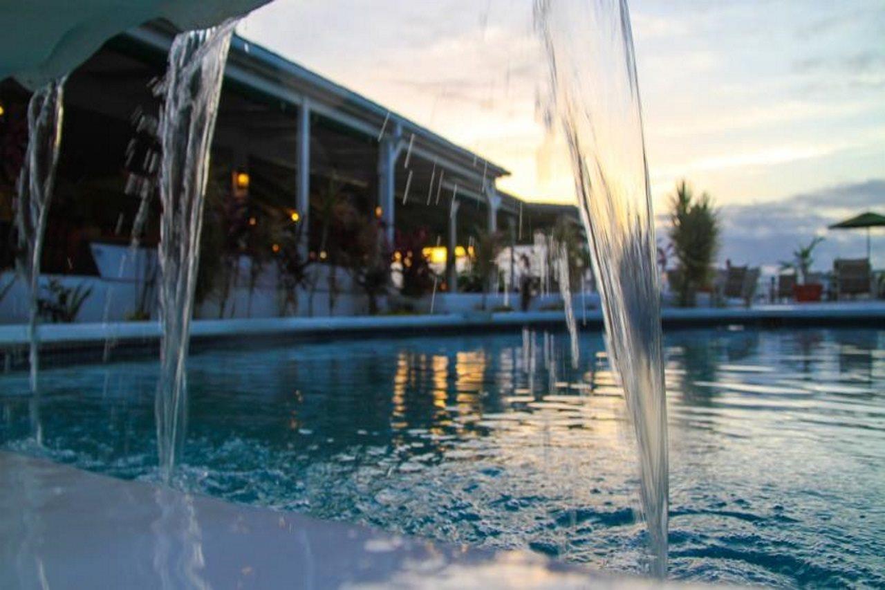Trade Winds Hotel Dickenson Bay エクステリア 写真
