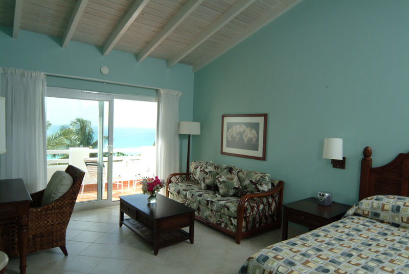 Trade Winds Hotel Dickenson Bay エクステリア 写真
