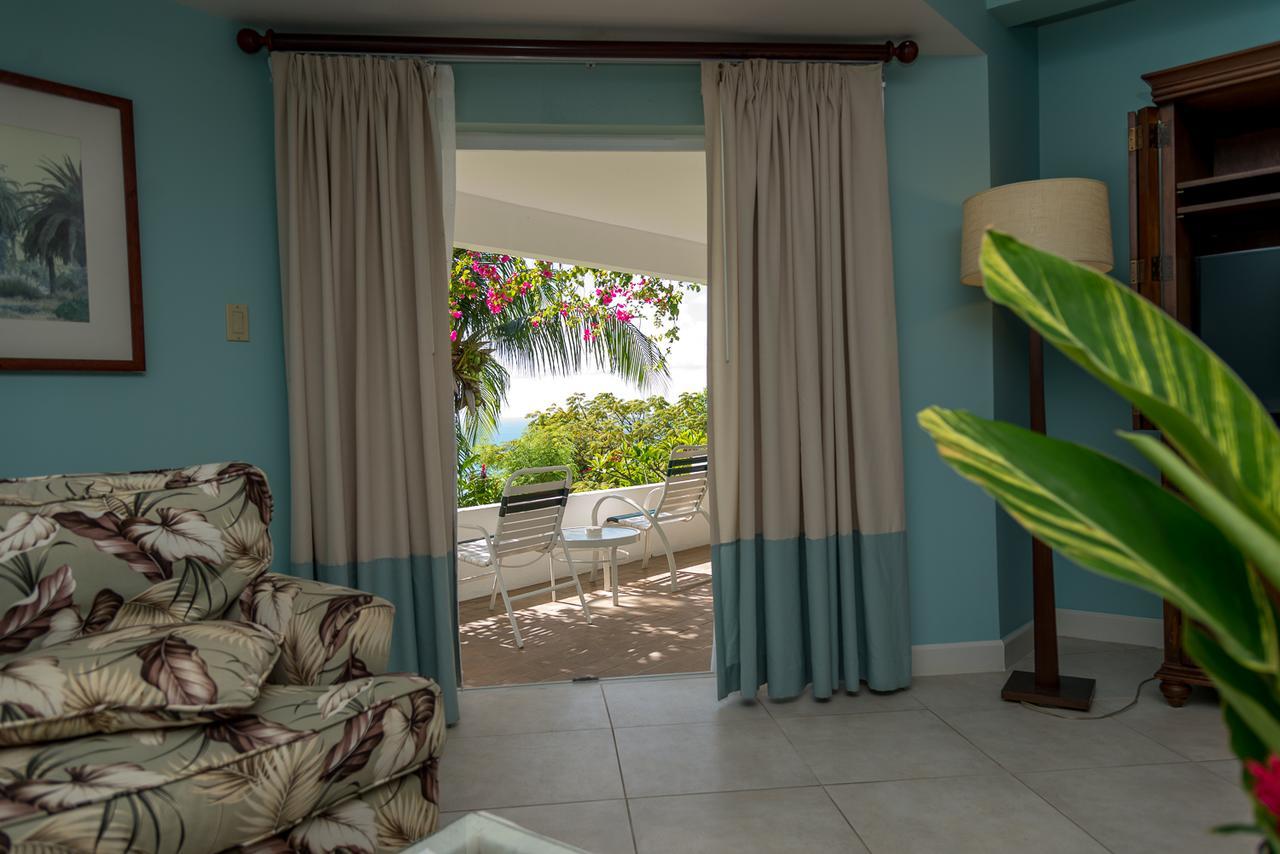 Trade Winds Hotel Dickenson Bay エクステリア 写真