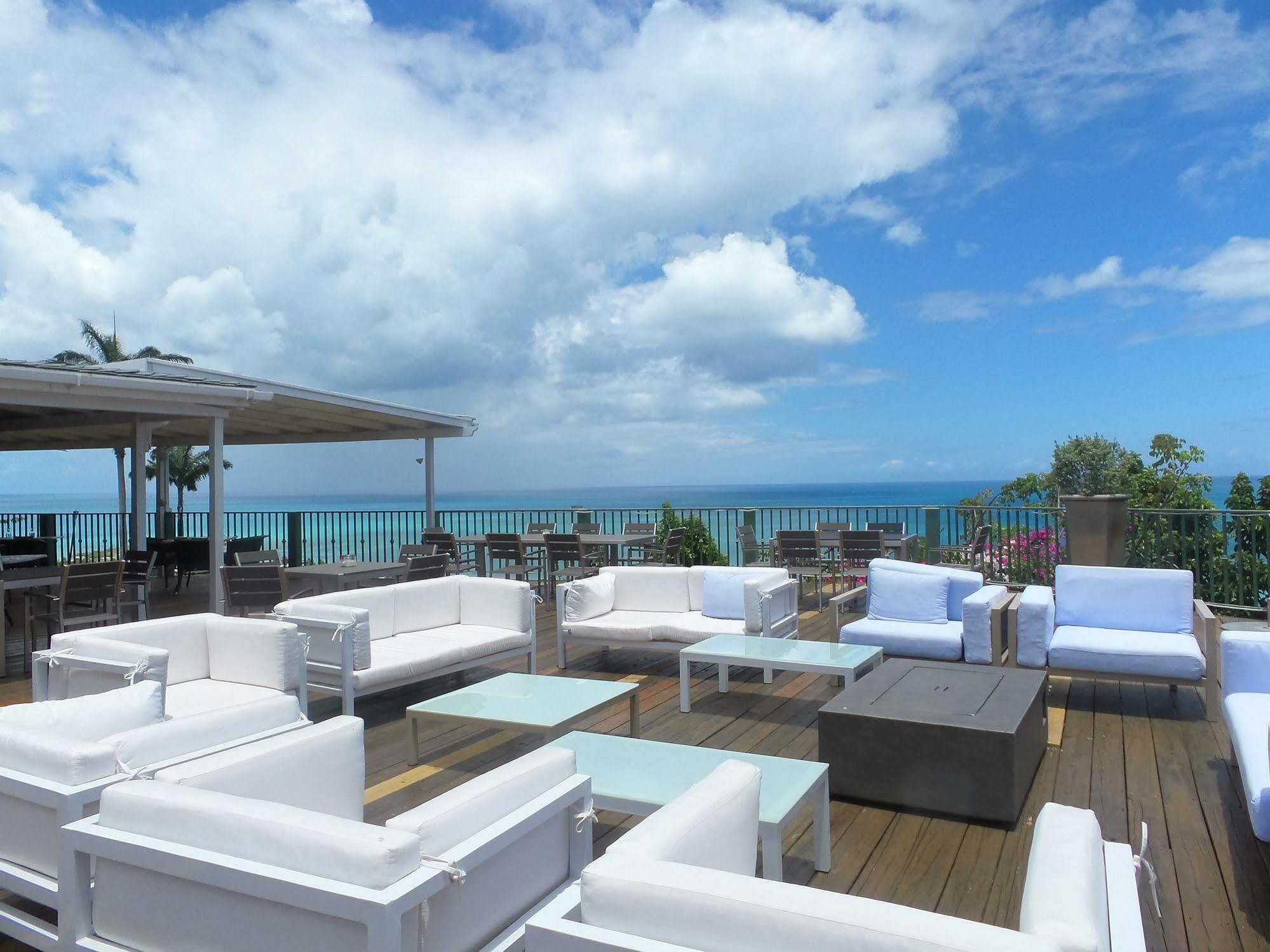 Trade Winds Hotel Dickenson Bay エクステリア 写真